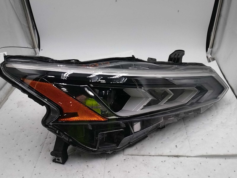 Used Right Headlight Assembly fits: 2019 Nissan Altima halogen Right Grade A