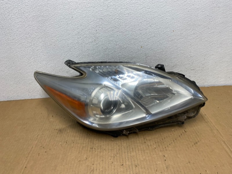 2010 - 2011 Toyota Prius Right Passenger Rh Blue Halogen Headlight AD0941 DW