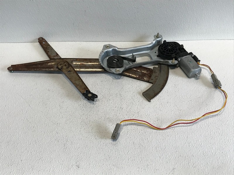 96-04 FORD MUSTANG FRONT LEFT DRIVER DOOR WINDOW REGULATOR WITH MOTOR OEM
