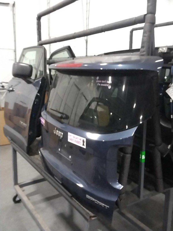 Used Deck Lid fits: 2020 Jeep Renegade wiper spoiler rear view camera privacy ti