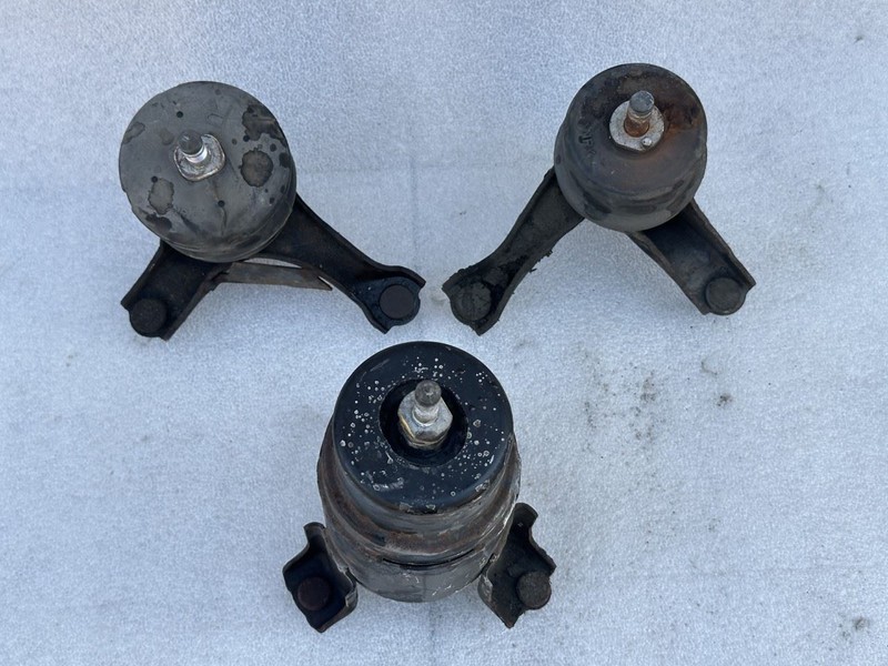 2006 2007 2008 2009 LEXUS RX400H MOTOR ENGINE MOUNTS 3 PIECES
