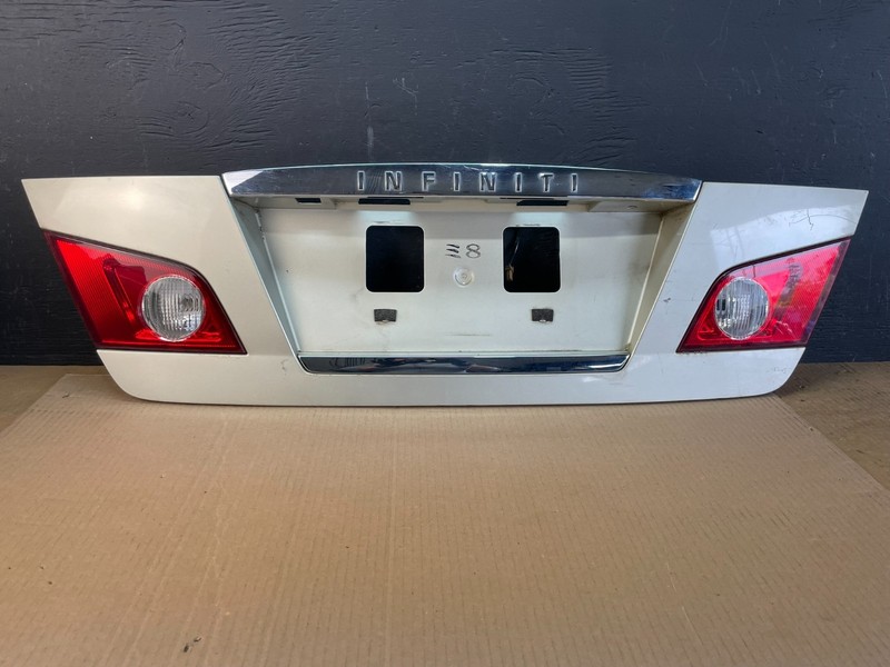 2006 2007 Infiniti M35 Rear Trunk Panel Trim Molding W/ Lights OEM ac1940 DG