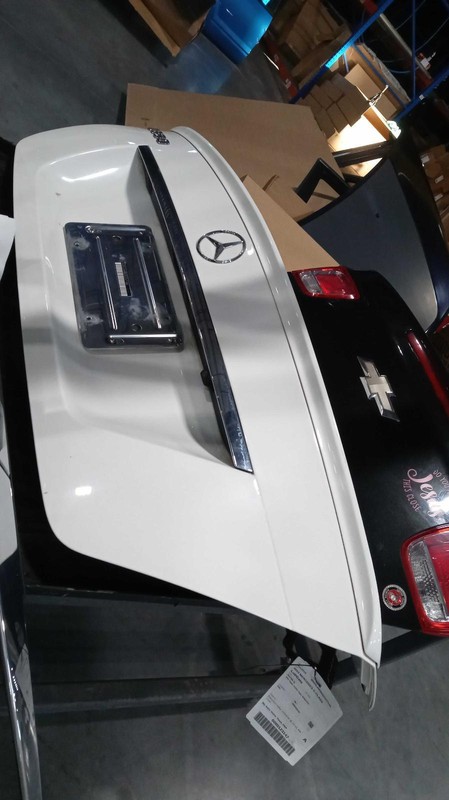 2013 Mercedes-Benz C-Class Deck Lid Trunk Lid White OEM 2047500275