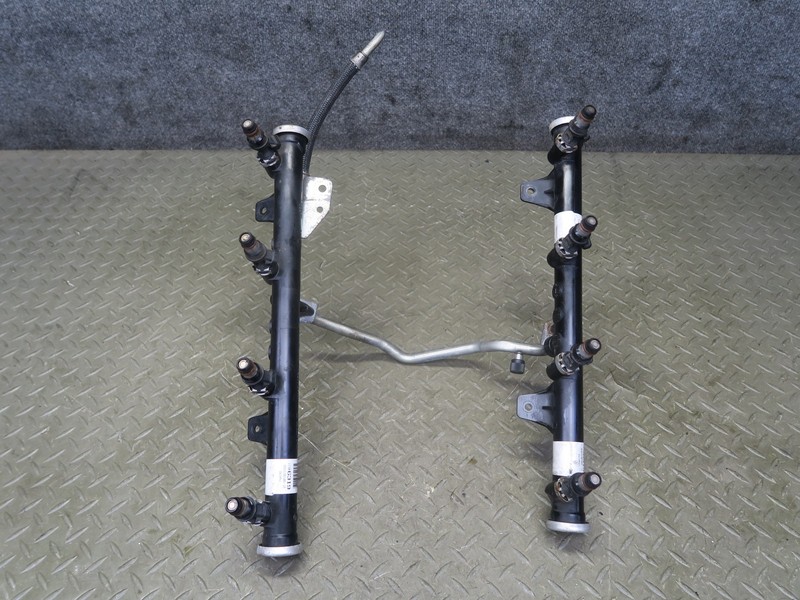 2003-2007 HUMMER H2 6.0L ENGINE FUEL RAIL W INJECTOR SET 17206319