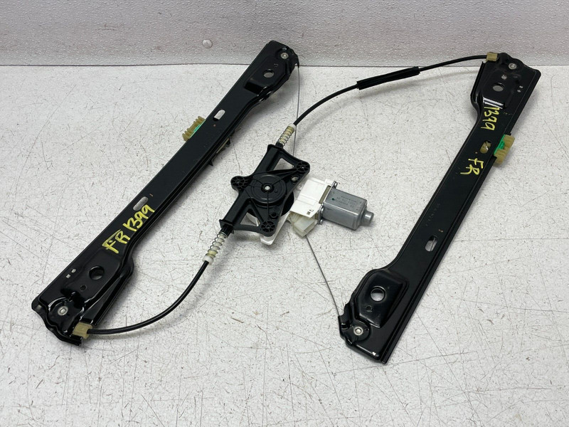 17 18 19 Mercedes GLS450 GLS550 X166 Front Right Window Regulator Motor 1399 OEM