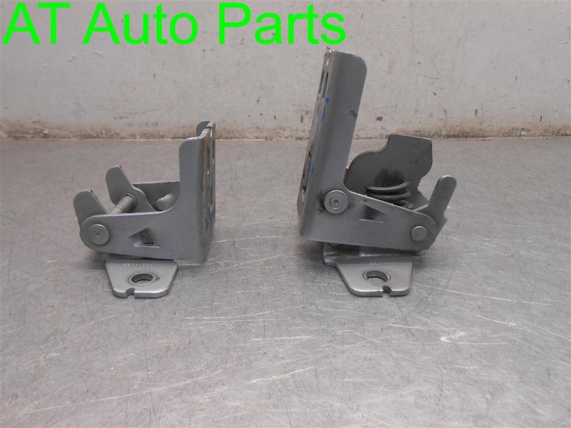 2007 CHRYSLER ASPEN DRIVER REAR DOOR HINGES SET OF 2 UPPER AND LOWER SILVER OEM