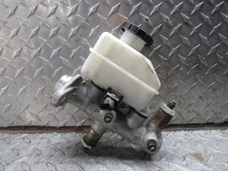 2007 2008 2009 KIA SPECTRA AT BRAKE MASTER CYLINDER W/O ABS