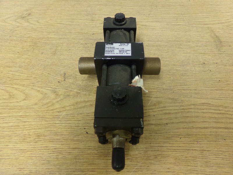 Parker Model 01.50 CDD2AU14AC 3.000 Envelope Pressure 250 PSI *FREE SHIPPING*