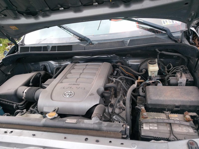 2010 Toyota Tundra Drive Axle Assembly OEM RWD 5.7L 96K Mileage Silver