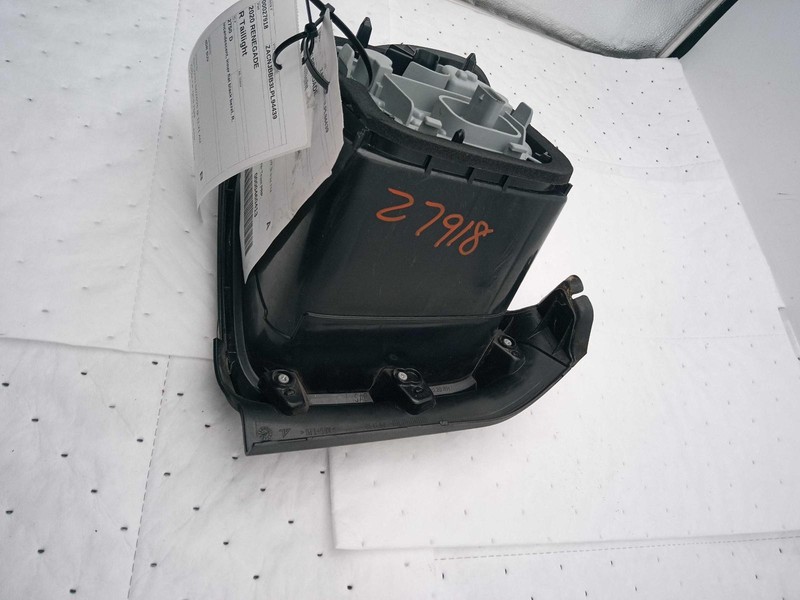 2020 Jeep Renegade Right Tail Light Assembly Silver OEM 706736 54K Miles