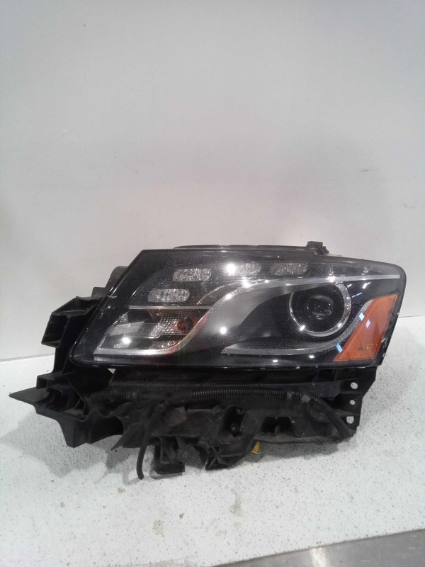 2011 AUDI Q5 Left Headlight Assembly Blue OEM 1957702 165K Miles