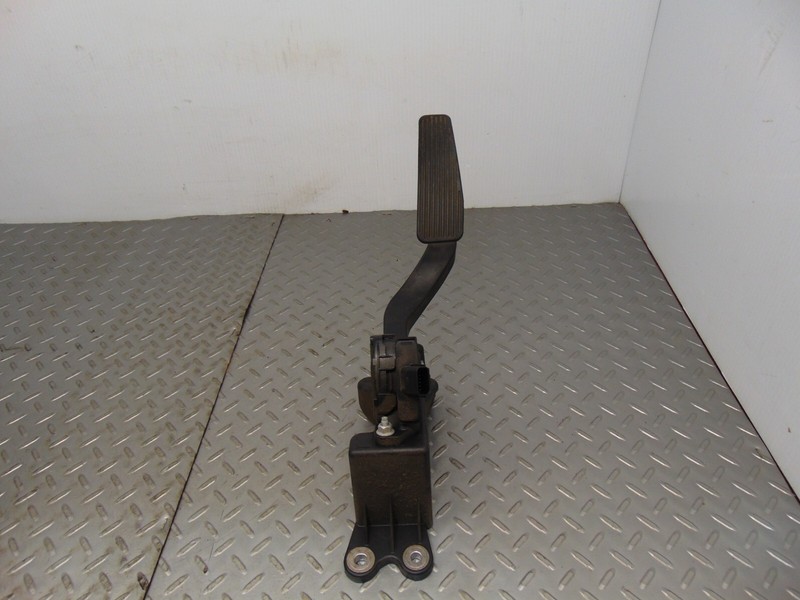 2010-2016 DODGE CHALLENGER GAS PEDAL ACCELERATOR OEM