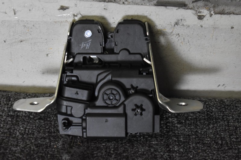 2022 PORSCHE Taycan 9J1 Cross Turismo Tailgate Boot Lock 9J0827888