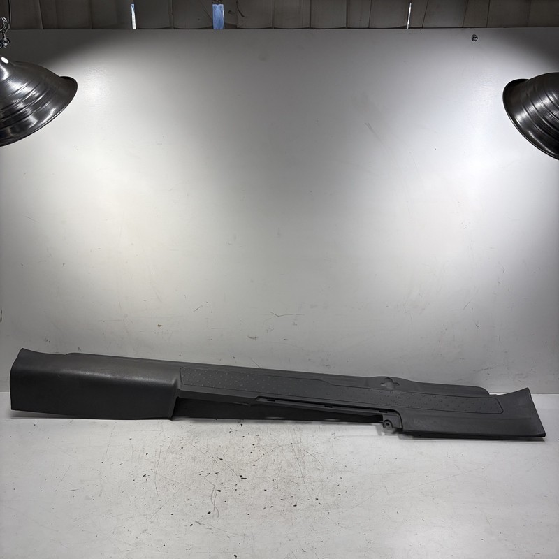 03-06 Honda Element Right Side Sill Trim Gray 84201-SCV-A01ZB OEM