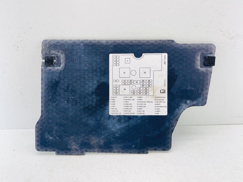 06-10 PONTIAC SOLSTICE SATURN SKY Fuse Box Cover OEM