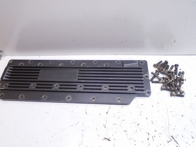 Q1 Force Outboard 120 125 HP Exhaust Port Cover F686152 w/bolts