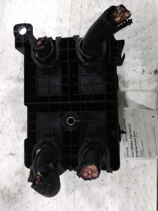 2022 GMC Sierra 1500 Fuse Box OEM Black 85561330 46000 Miles Used