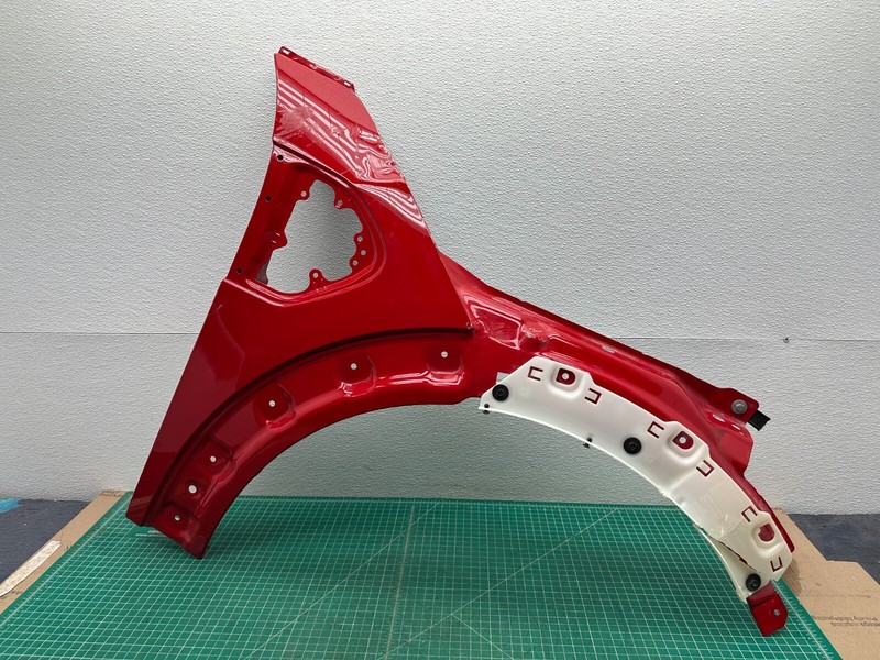 17-24 Mini Countryman F60 FRONT RIGHT PASSENGER SIDE FENDER WING Red OEM