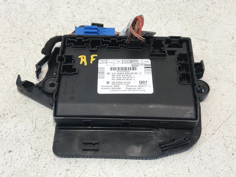 07-13 Mercedes W221 S550 Front Right Passenger Door Control Module A2218704293
