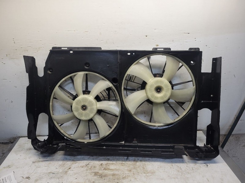 Radiator Fan Motor Fan Assembly 4 Cylinder 2ARFE Engine Fits 06-12 RAV4 1669617