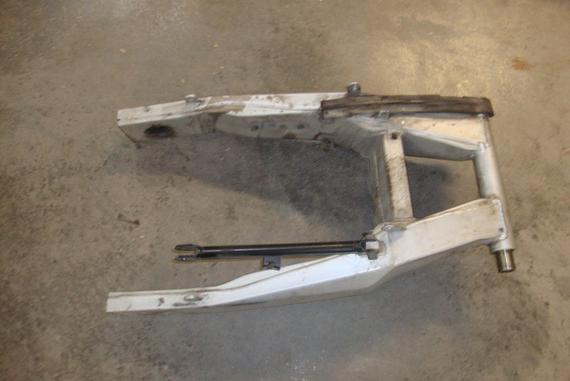 2004 2002 Yamaha YZF600R YZF 600 YZF600 R 600R Rear Swingarm Swivel A Swing Arm