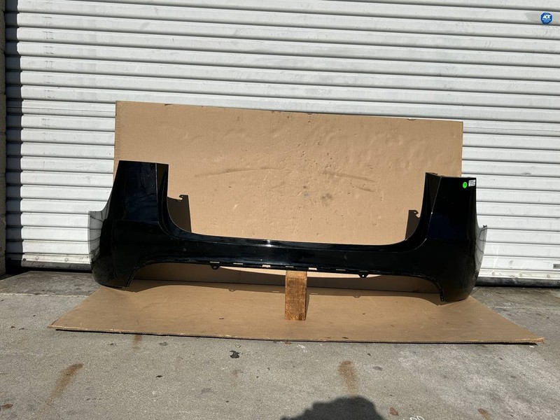 ✅ 2020 - 2024 Tesla Model Y Rear Bumper Cover Black 1493735-TX-A OEM w/scratches