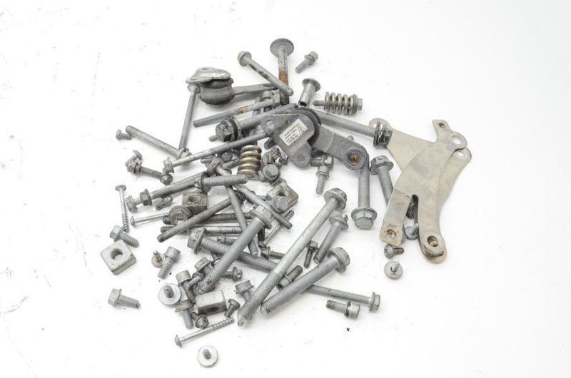 2015-2019 Porsche Macan S 3.0L Miscellaneous Engine Mounting Bolts