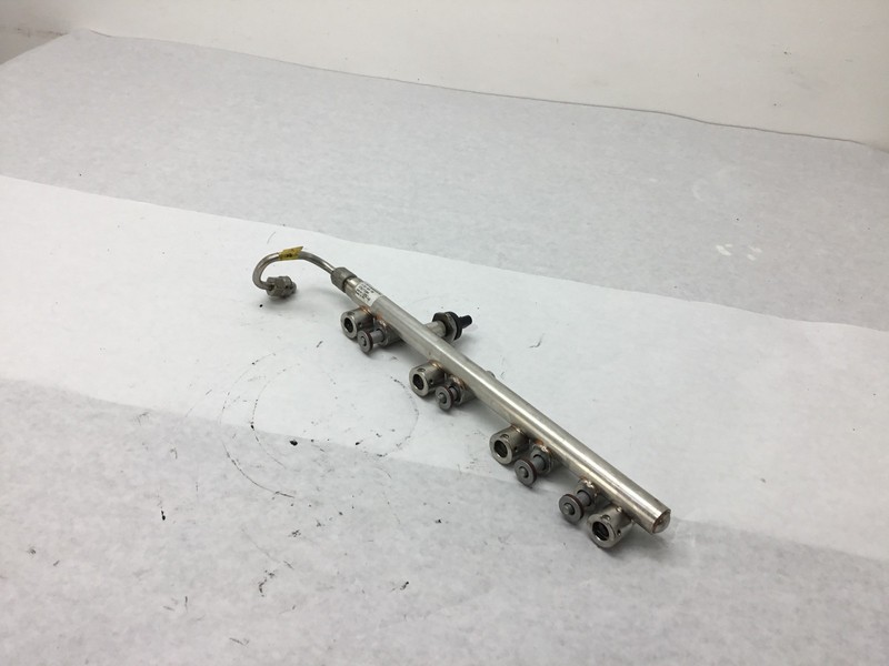 Chevy Impala 2.5L Fuel Gas Injection Rail Pipe Line 2014 2015 2016 2017 2018 :O