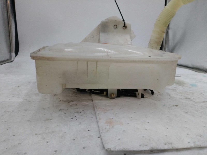 Used Washer Fluid Reservoir fits: 2010 Volkswagen Jetta SW Grade B
