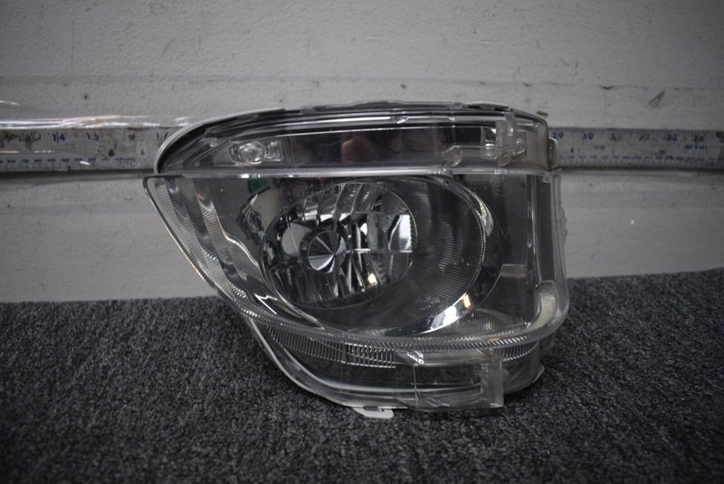 TOYOTA FOG LIGHT RIGHT SIDE FACTORY OEM