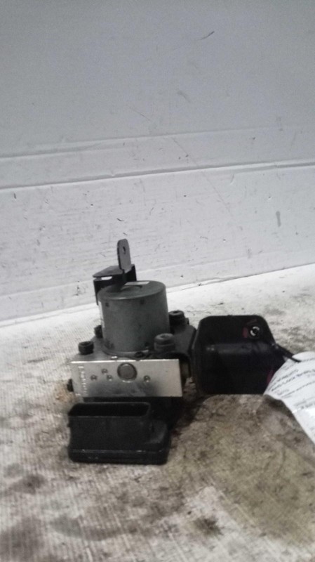 2013 KIA SORENTO ABS Pump & Motor Assembly OEM 589101U960 127K Miles