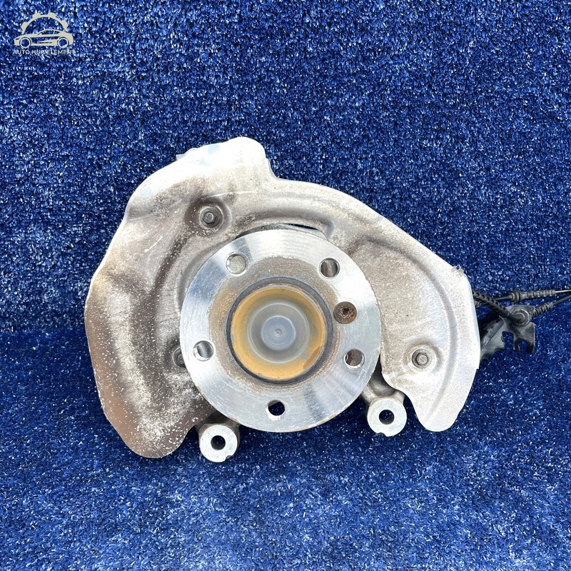 2014-2017 BMW i3 Front Left Driver Steering Knuckle Spindle Hub Wheel OEM 685215