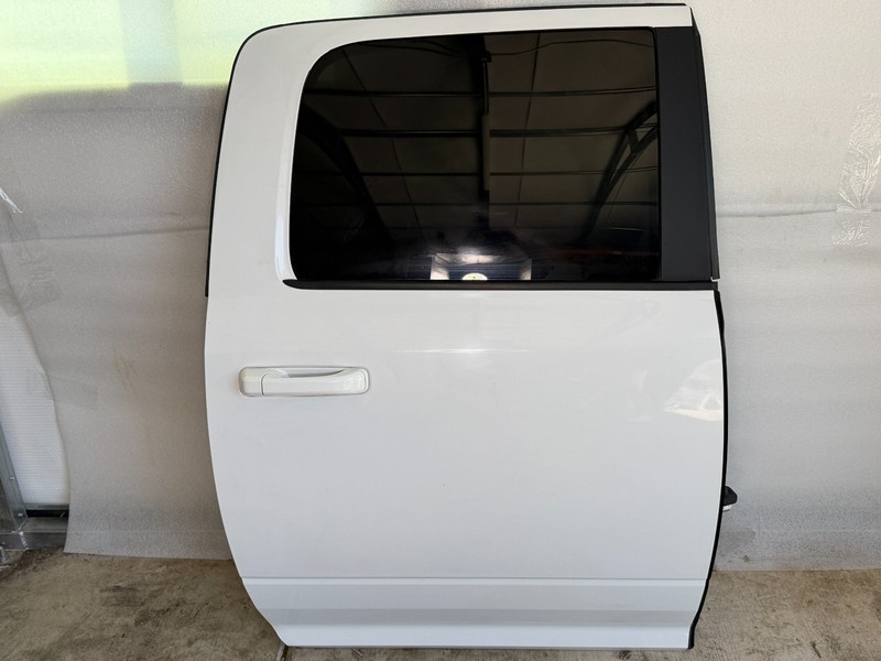 2019 2020 2021 2022 RAM 2500 3500 REAR DOOR RH RIGTH SIDE DOOR CREW CABWHITE