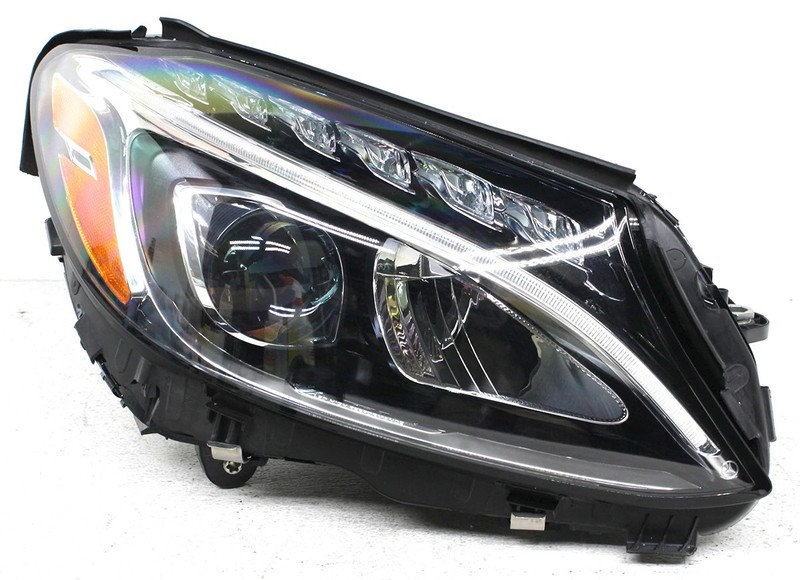 OEM Right Passenger Side LED Headlamp For Mercedes-Benz C-Class Lens Flaw