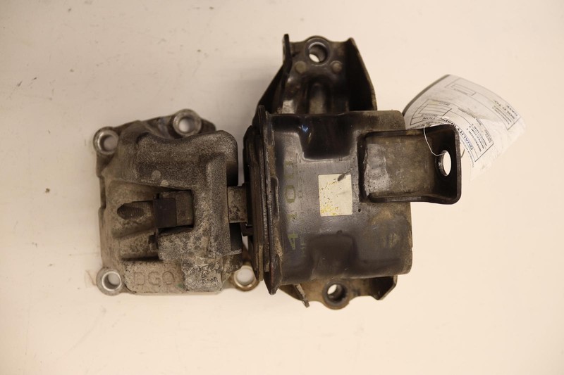 2016-2020 KIA OPTIMA 2.4L FWD AUTOMATIC TRANSMISSION MOUNT SUPPORT BRACKET OEM