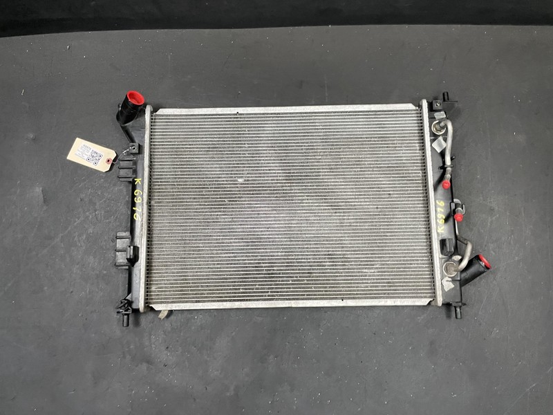 Engine Radiator 2017 Kia Soul 25310-B2050 2014 2015 2016 2018 2019 X