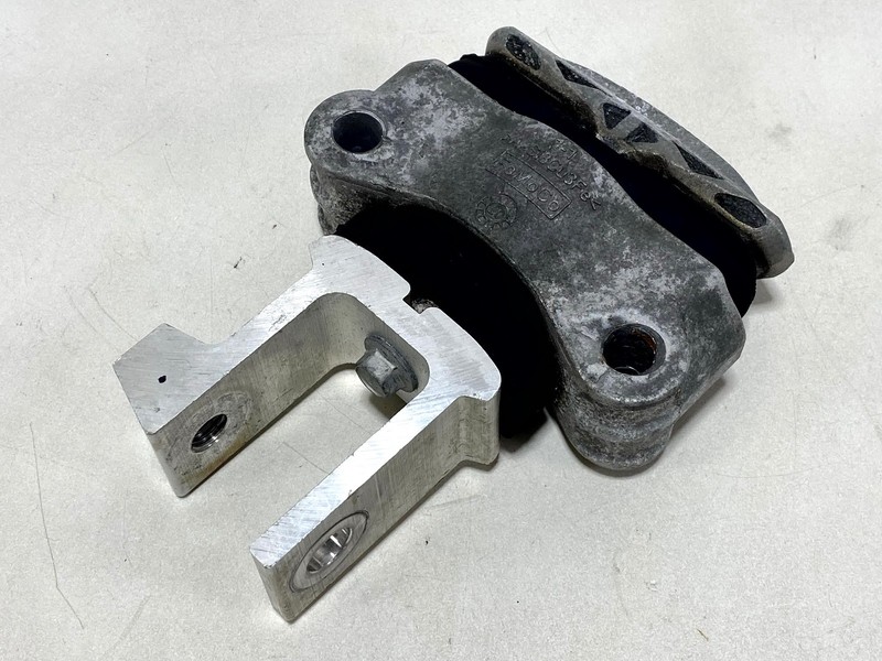 20-22 FORD ESCAPE ENGINE MOTOR TORQUE STRUT ARM MOUNT SUPPORT BRACKET OEM
