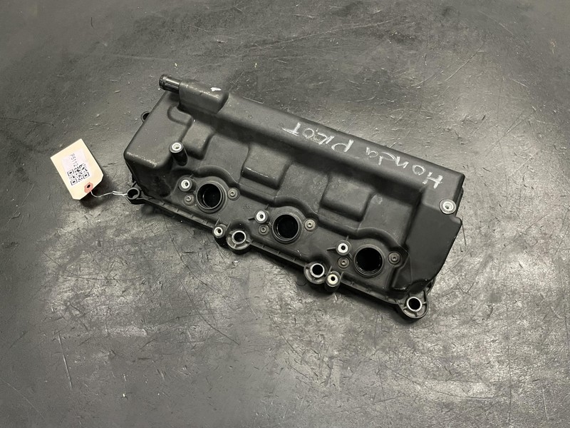 Rear Engine Valve Cover 2019 Honda Pilot 12320-5J6-A00 2016 2017 2018 2020 2021