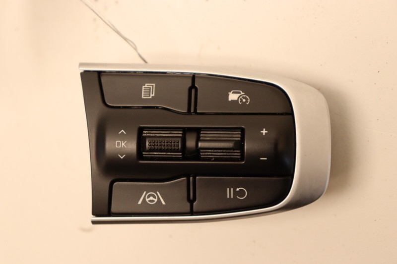2023 KIA SPORTAGE STEERING WHEEL RIGHT CRUISE LANE ASSIST CONTROL SWITCH OEM