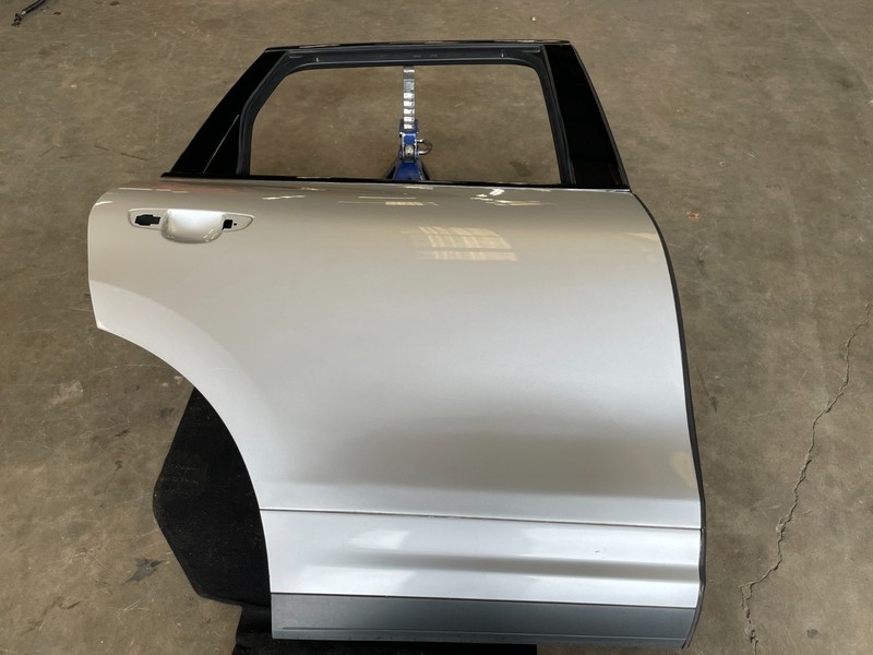 11 12 13 14 Porsche Cayenne S Rear Right Passenger Exterior Door Shell 1596 OEM