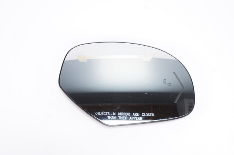 GM SUBURBAN TAHOE Front Right RH Door Mirror Glass w/ Blind Spot OEM 2007 - 2014