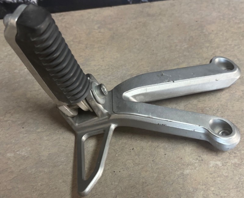 2001 Suzuki GSF1200 GSF 1200 Bandit Left Rear Foot Peg Pedal Passenger Back 2002