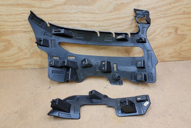 2020 2021 Lincoln Corsair Front Bumper Fog Light Bracket Cover Left LH Side OEM*