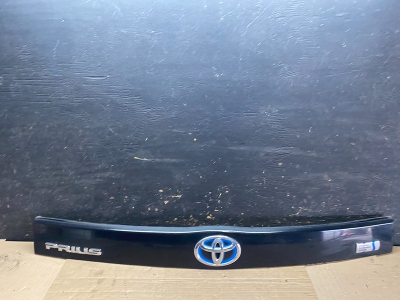 2010 to 2015 Toyota Prius Trunk Rear Tailgate Molding Panel 76801-47070 v3333 DG