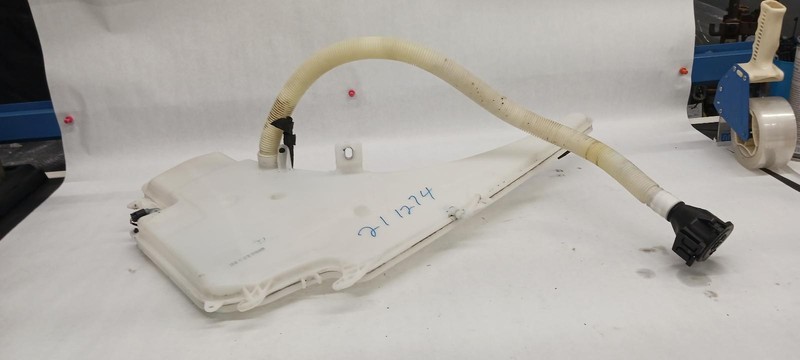 07-'11 BMW 328i Washer Bottle reservoirw/headlamp washers OEM 6 Month Wnty!