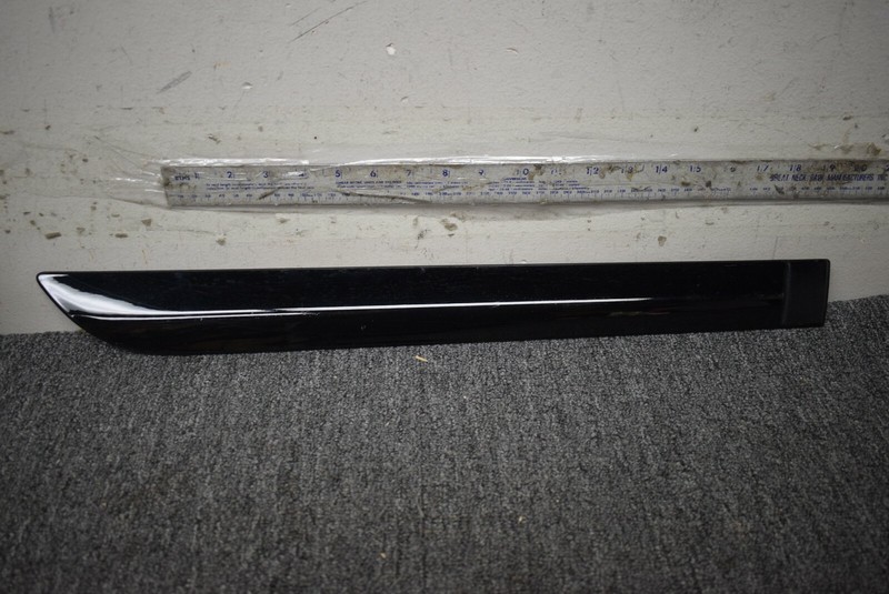2017-2019 NISSAN SENTRA MOLDING BODY FACTORY OEM