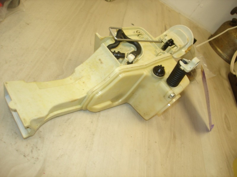 Stihl ms291 throttlehandle gas tank chainsaw part bin 1025