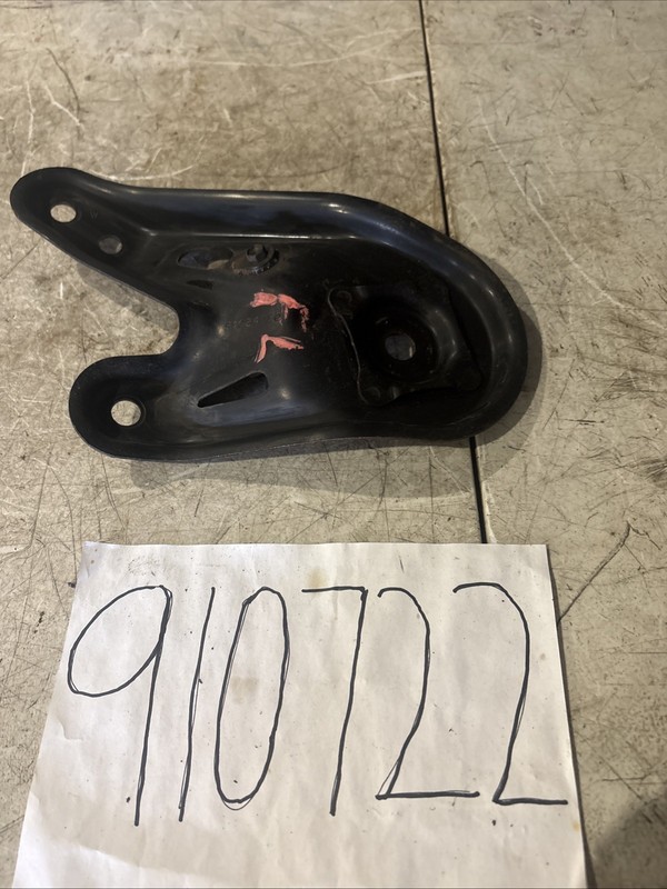 2007-2009 Lexus RX350 RX330Front Suspension Bracket LH 51024-0E010 Toyota