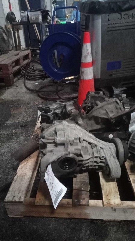 2015 Jeep Grand Cherokee Differential Carrier Assembly 4WD OEM 124K Miles