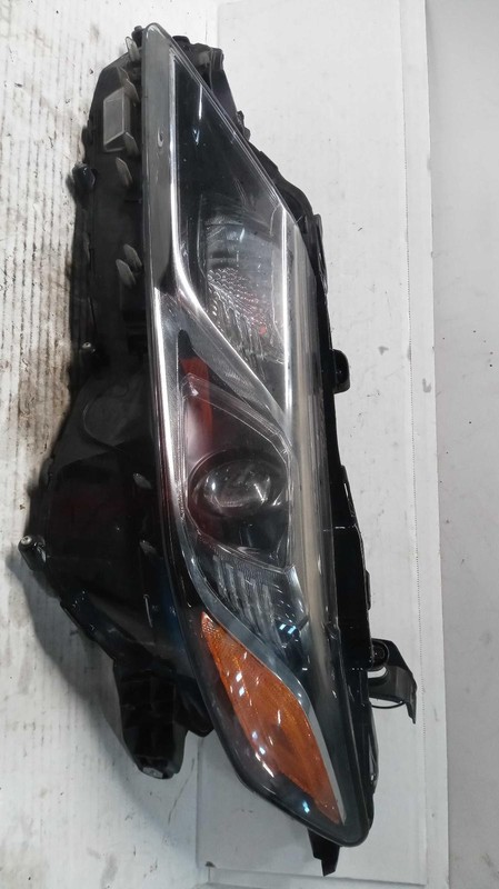 2019 Toyota Camry Left Headlight Assembly Blue OEM Used 149K Miles NJ25-21470